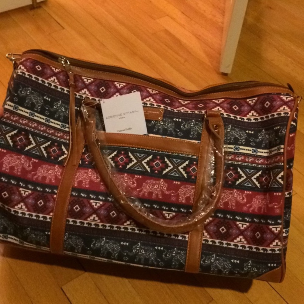 New Adrienne Vittadini canvas duffle elephant bag - Picture 2 of 7